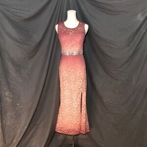 City Triangles Lace Midi Dress in Rose